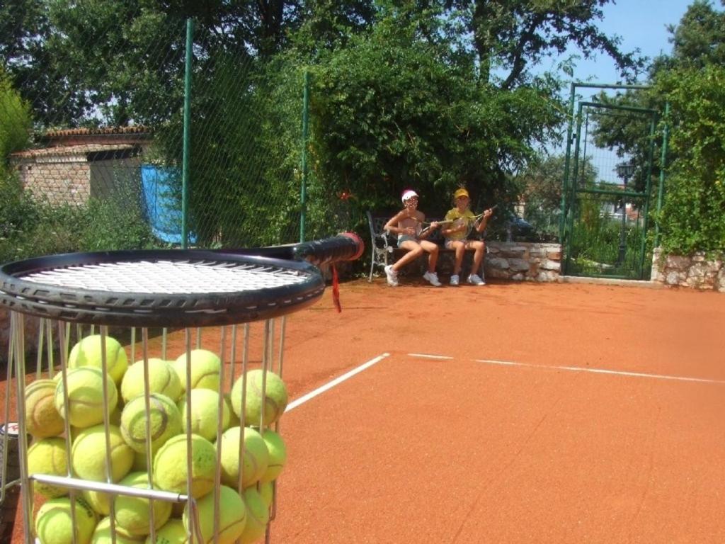 Villa In Funtana With Private Tenniscourt エクステリア 写真